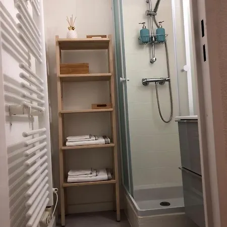 Studio Moderne Avec Balcon Au Coeur Du Centre Ville *