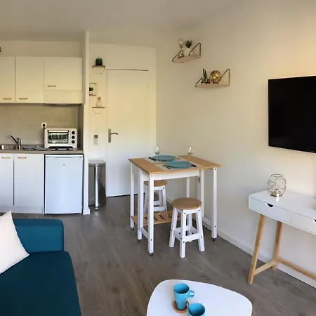 Studio Moderne Avec Balcon Au Coeur Du Centre Ville *