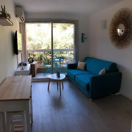 Studio Moderne Avec Balcon Au Coeur Du Centre Ville Apartment